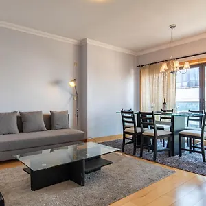 Lovelystay - Modern In Anjos Apartment