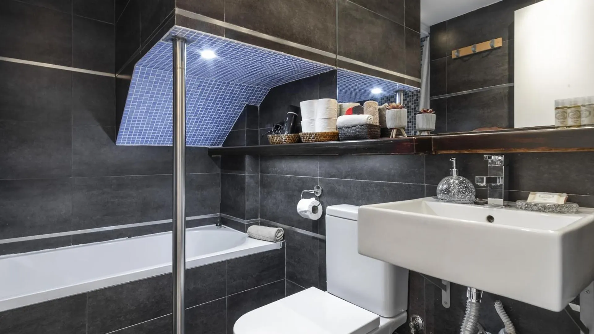Lv Premier Apartments P.Real- Pi